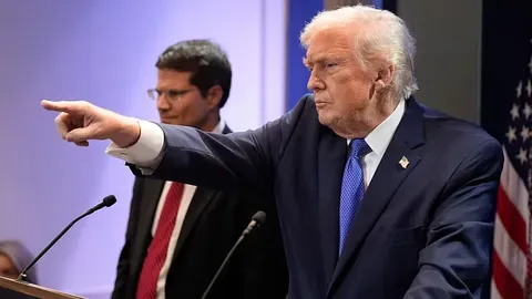 Trump aumenta los aranceles globales al 15% en respuesta a un fallo judicial