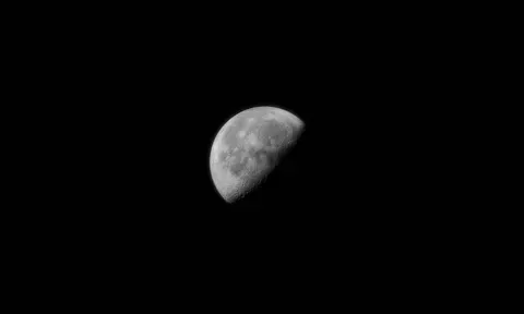 Artemis II Avanza Hacia la Luna: A Medio Camino de una Misión Histórica