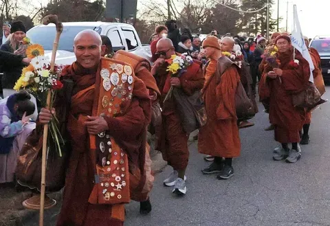 Caminatas de Paz: Actos de Solidaridad y Compasión en el Espacio Público