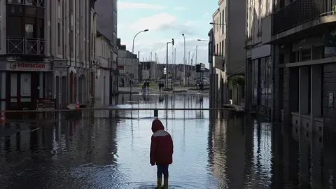 La tormenta Nils provoca estragos en la costa atlántica de Francia