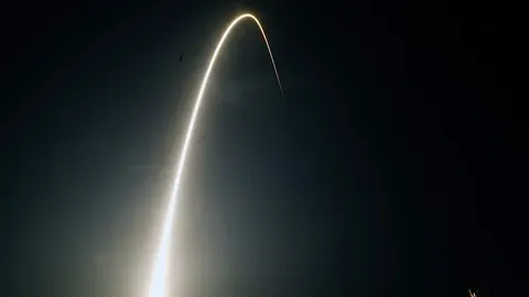 China desarrolla un arma de microondas para interferir en la red Starlink