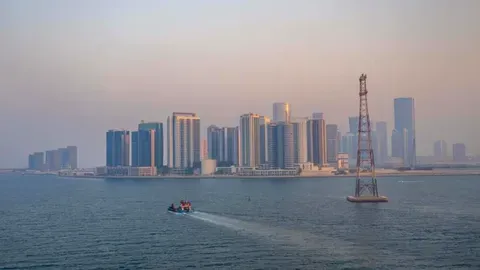 Irán Ataca Emiratos Árabes Unidos Por Primera Vez Desde la Tregua