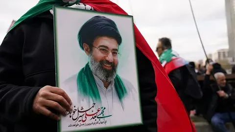 Mansiones, hoteles y sociedades opacas: la red financiera detrás de Mojtaba Jamenei