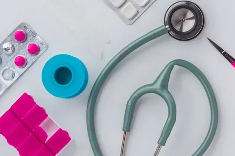 El médico que asistió a enfermos en un crucero con hantavirus sale del aislamiento en EE.UU.
