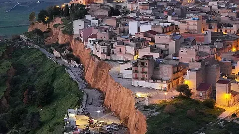 Temor en Niscemi, Sicilia, por un deslizamiento de tierras
