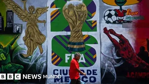 México evalúa reducir el ciclo escolar ante ola de calor y Mundial 2026