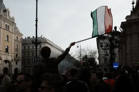 Los eurodiputados apoyan a Péter Magyar en las elecciones de Hungría