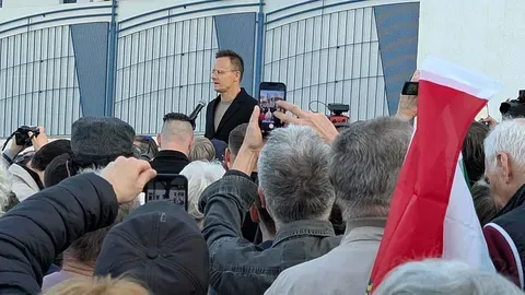 Manifestación en Budapest contra la UE y Ucrania