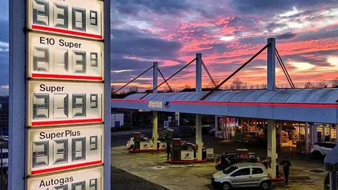La UE dice que los precios de la energía seguirán altos