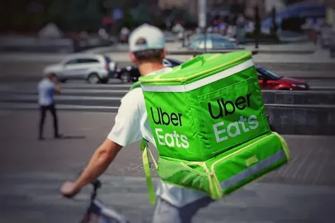 Uber Embarca en Europa: Navegaciones y Escapadas por el Mar