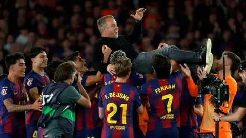 Hansi Flick celebra un momento especial con el FC Barcelona