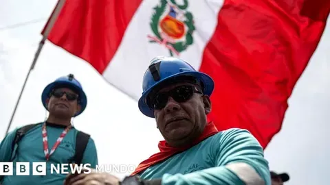 Crisis Políticas y la Economía Zombi de Perú