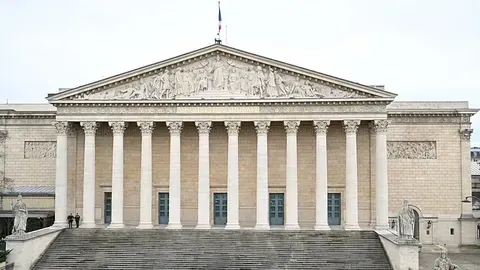 La Asamblea Nacional de Francia elimina el 'deber conyugal'