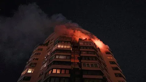 Rusia lanza un gran ataque aéreo contra Ucrania antes de la reunión de paz