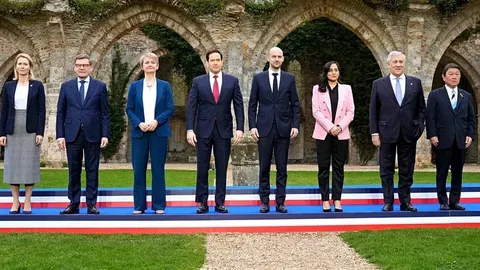El G7 discute la protección del estrecho de Ormuz tras la guerra en Irán
