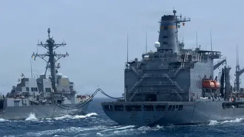 Escalamiento de Tensión en Ormuz: EE.UU. Ataca Buques Iraníes en el Contexto Geopolítico Actual