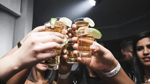 Tequila, Whisky y Vino: Cómo Nuestras Bebidas Favoritas Afectan Nuestra Mentalidad