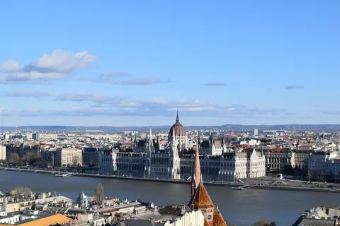 JD Vance Apoya la Campaña de Orbán en Hungría