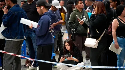 La Regularización Extraordinaria de Inmigrantes en España: Un Análisis Crítico