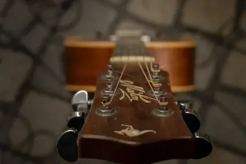 La guitarra de Noel Gallagher de Oasis se subastará por más de 65.000 euros