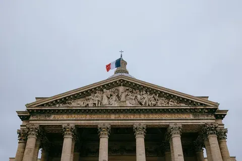 Francia implementa un plan de 70 millones de euros para mitigar la crisis energética