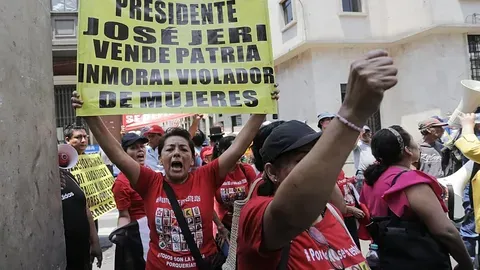 Crisis política en Perú: El Congreso elige un nuevo presidente interino