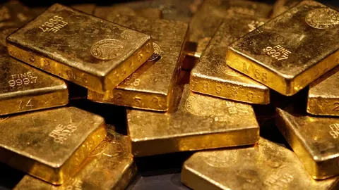 El oro sube y el dólar baja mientras Trump minimiza la situación