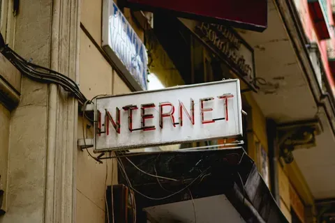 Un manuscrito antiguo aparece en internet tras un siglo