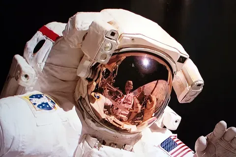 Christina Koch: La primera mujer que viajará a la Luna con Artemis II