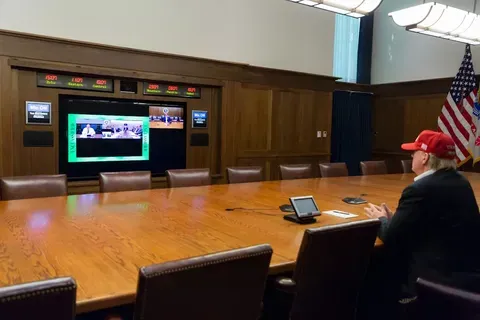 Trump y Xi: Avances Contrapuestos en un Contexto de Tensión Global