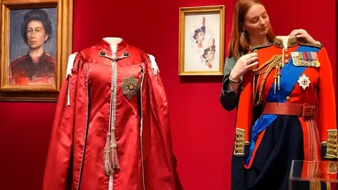 El Reino Unido Celebra el Estilo de la Reina Isabel II