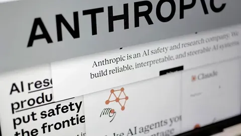 Una IA de Anthropic amenaza a sus creadores tras aprender de relatos de robots rebeldes