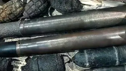 Descubren un arsenal ilegal en un jardín de Polonia