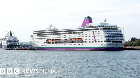 Más de 1.700 personas confinadas en un crucero en Francia por un brote gastrointestinal