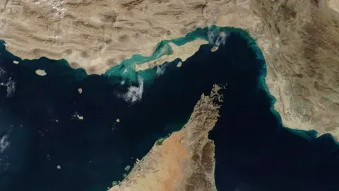 Crisis en el estrecho de Ormuz: Más de 40 países presionan a Irán para su reapertura