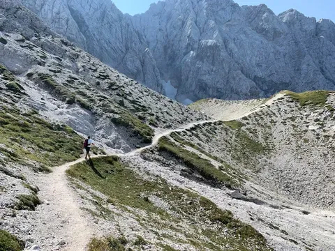 Eslovenia en la Encrucijada Política: Golob No Logra Coalición y Janša se Toma su Tiempo