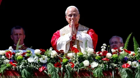 León XIV recuerda al papa Francisco en el Lunes de Pascua