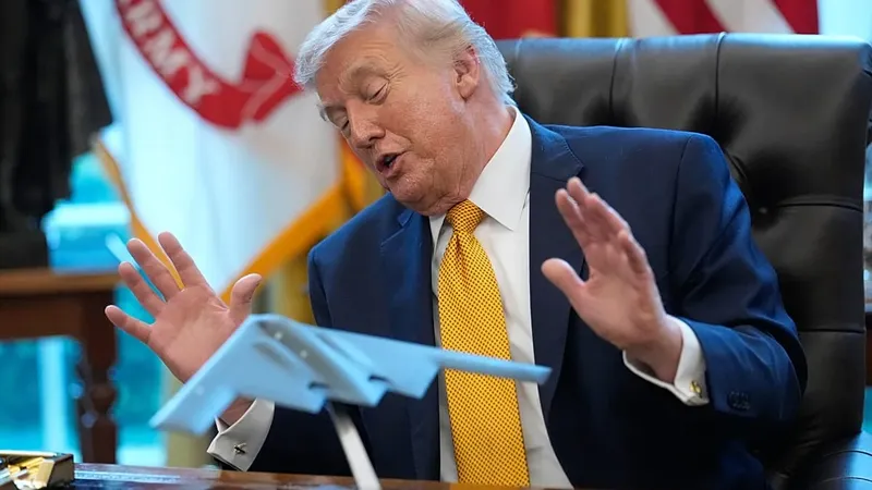 Trump dice que sería un "gran honor" tomar Cuba