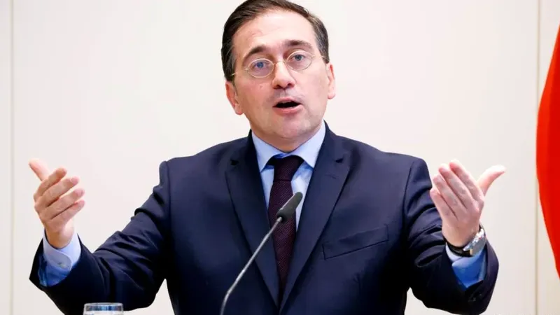 España critica ataques a Líbano y reabrirá embajada en Irán