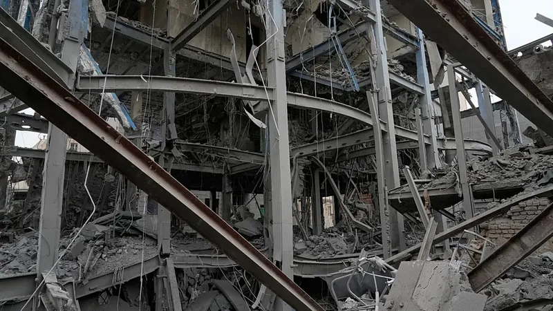 Devastación en Teherán: Imágenes Revelan las Secuelas de Presuntos Ataques Israelíes