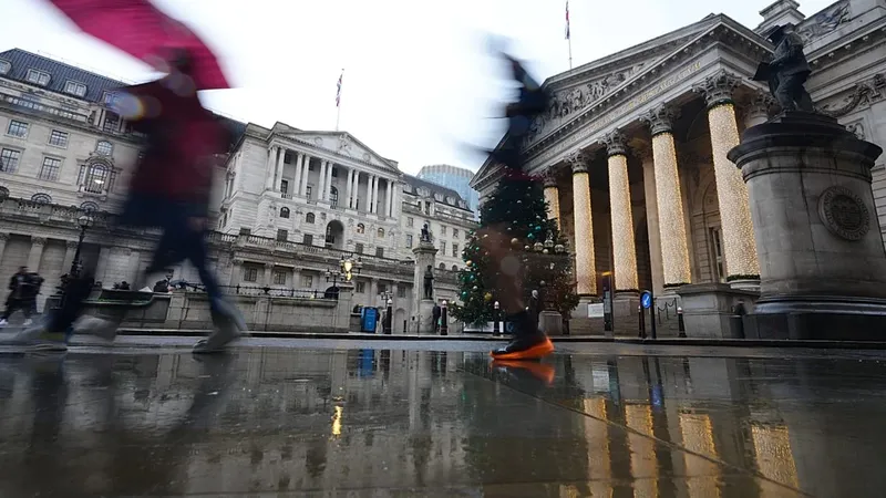 El Banco de Inglaterra mantiene tipos de interés en 3,75% mientras la inflación sigue alta