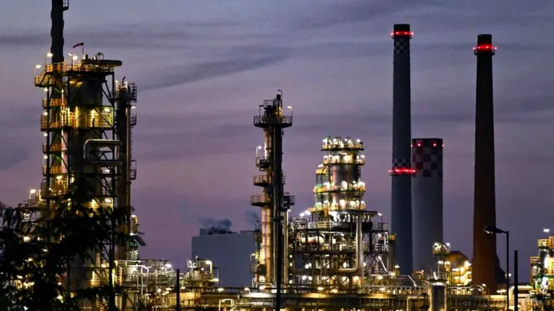 Rusia Interrumpirá el Suministro de Petróleo Kazajo a Alemania