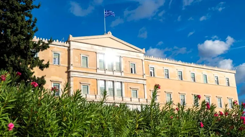 Escándalo en el Parlamento Griego