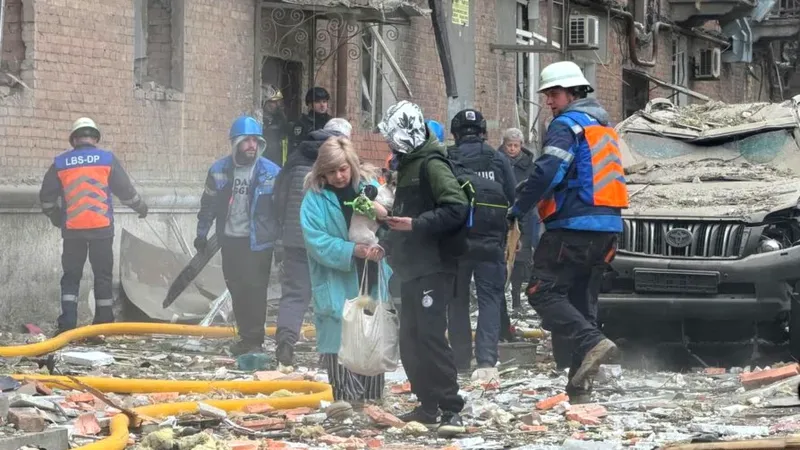 Conflagraciones Mortales: Seis Víctimas en Rusia y Ucrania