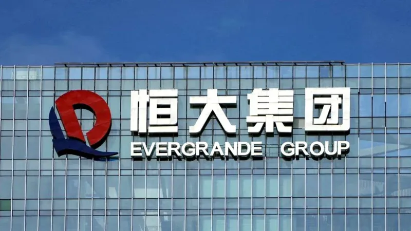 El Fundador de Evergrande Se Declara Culpable de Fraude
