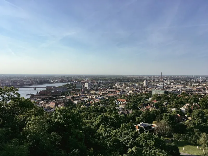 Hungría reinicia importaciones de petróleo ruso a través de Ucrania