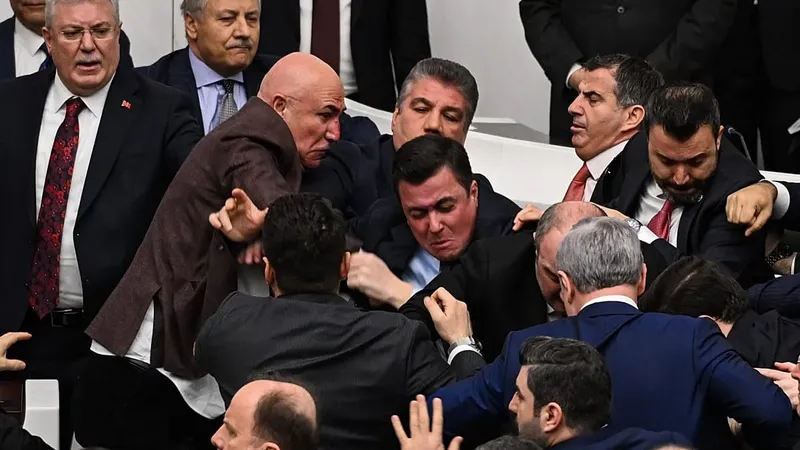 Conflicto en el Parlamento Turco por la Designación del Nuevo Ministro de Justicia