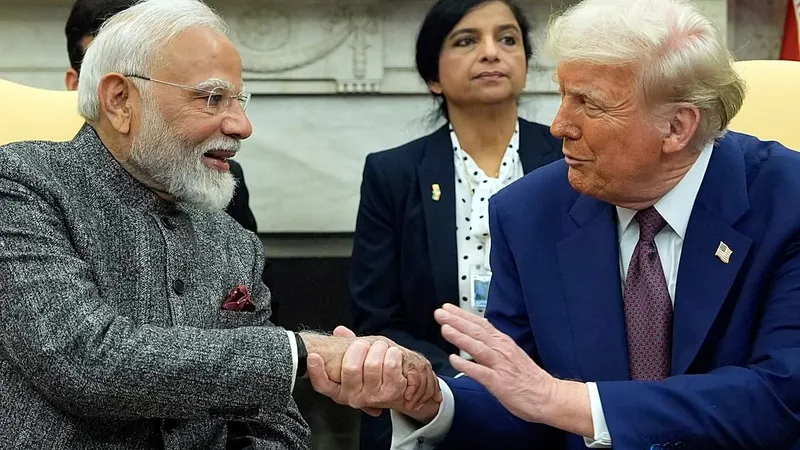 India reduce la compra de crudo ruso para cumplir con el pacto comercial con EE. UU.