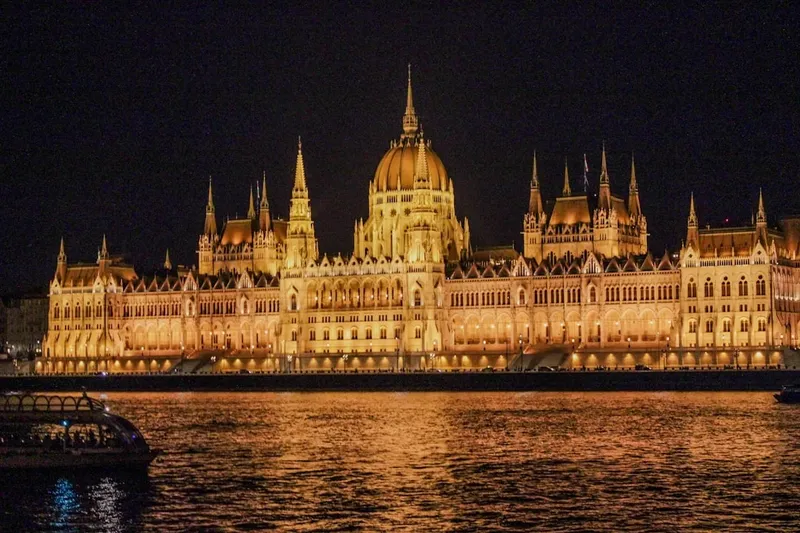 Las Elecciones en Hungría y el Uso de la IA en la Propaganda