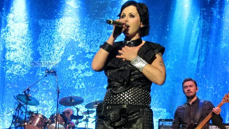 La música de 'The Cranberries' y la nostalgia de los 90 atraen a los jóvenes